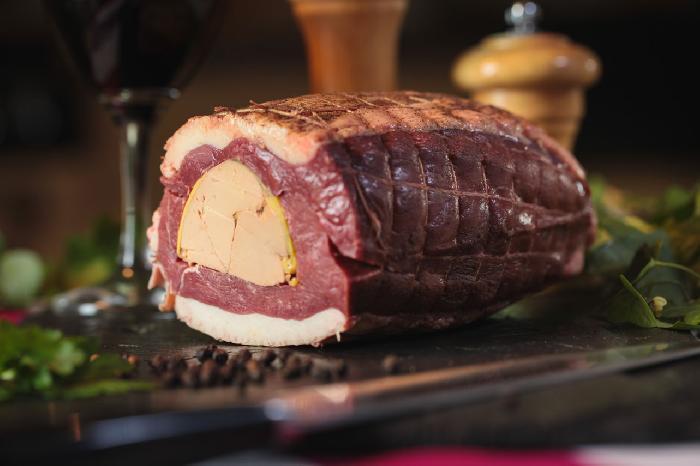 1 ROTI DE MAGRET DE CANARD FARCI AU FOIE GRAS